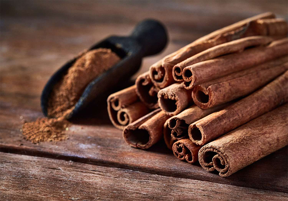 خواص دارچین و ارتباط آن با سلامت پوست و مو 1 پودر دارچین